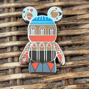 DISNEY 2012 Disneyland Paris’ Orbitron Vinylmation Mystery Pin